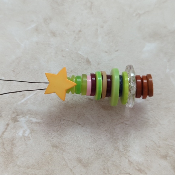 Hand Crafted Button Christmas Tree Decoration Ornament for holiday winter season - Picture 4 of 6